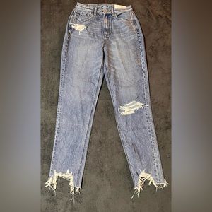 American Eagle Distressed Jeans, Comfort Stretch waistband Size 6